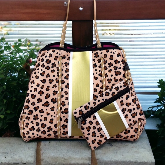 NEW Boutique- PHOEBE LEOPARD NEOPRENE TOTE BAG - Picture 2 of 4